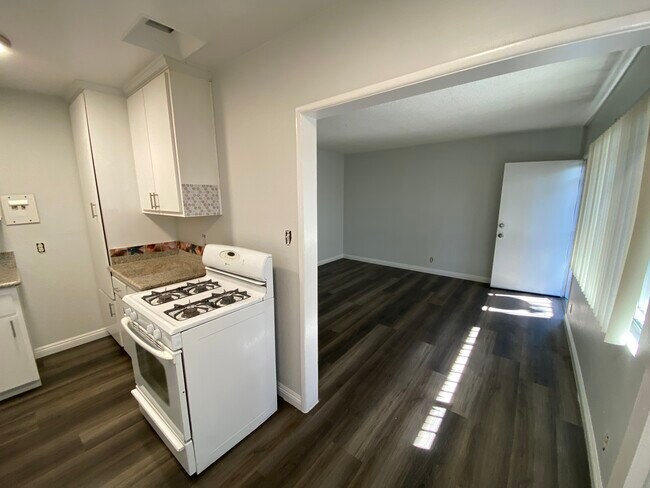 Foto del edificio - 9320 S Figueroa St