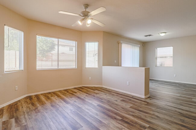 Foto del edificio - 12446 W Ash St