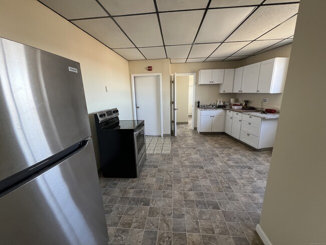 Building Photo - 33 Railroad Ave