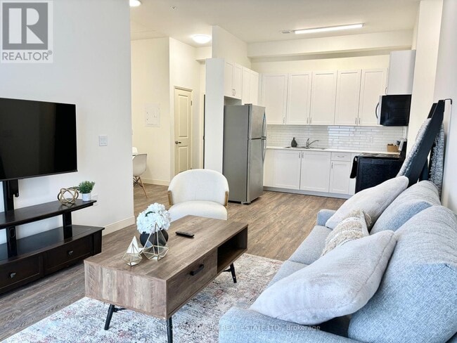 Building Photo - 135 Station St