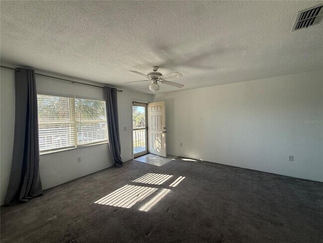 Foto del edificio - 112 7th St S