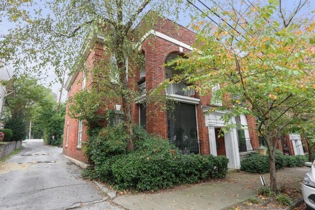 Building Photo - 790 Frederica St NE