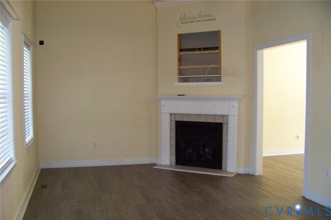 Foto del edificio - 22925 Pheasant Ct