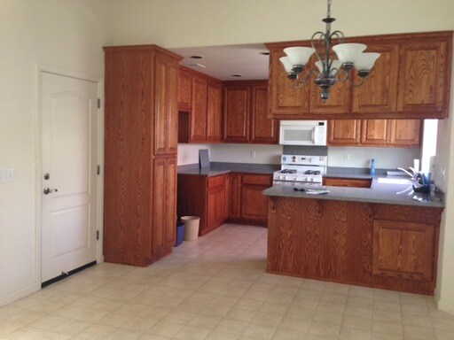 Building Photo - 651 Glenbrook Dr