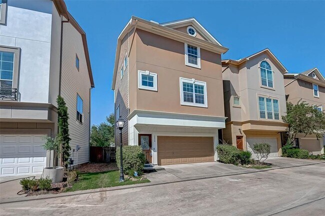 Foto del edificio - 3216 Clearview Cir