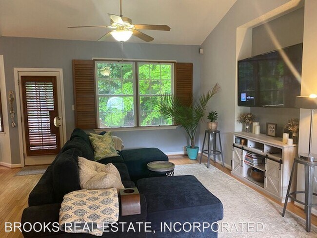 Foto del edificio - 3 br, 3 bath House - 3713 Cherry Walk