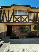 Building Photo - 600 Lansing Dr