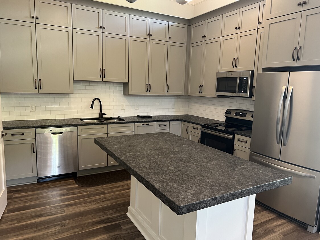 Spacious Kitchen - 130 E Innes St