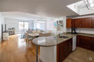 Building Photo - 7275 SW 90th St