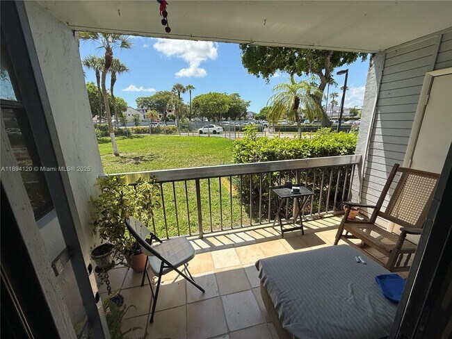 Foto del edificio - 12209 SW 14th Ln