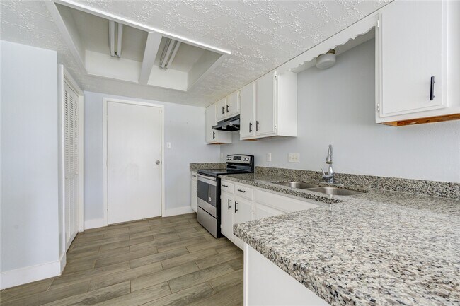 Foto del edificio - 7506 Stone Pine Ln