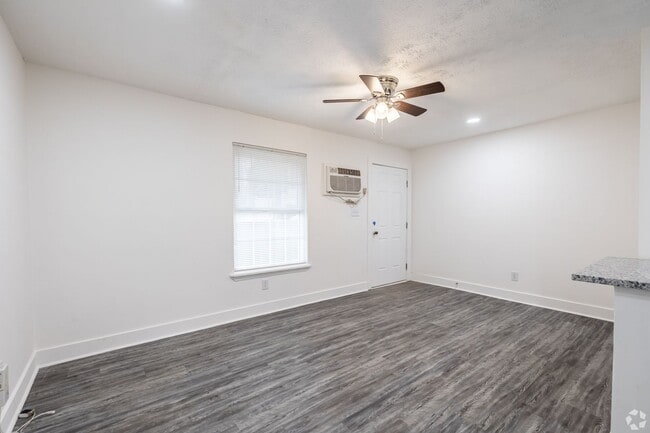 Interior Photo - Landing at Malibu