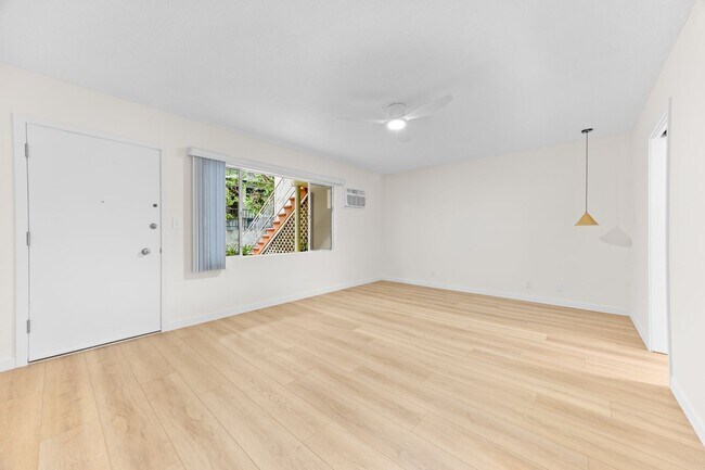 Foto del edificio - 4345 Ventura Canyon Ave
