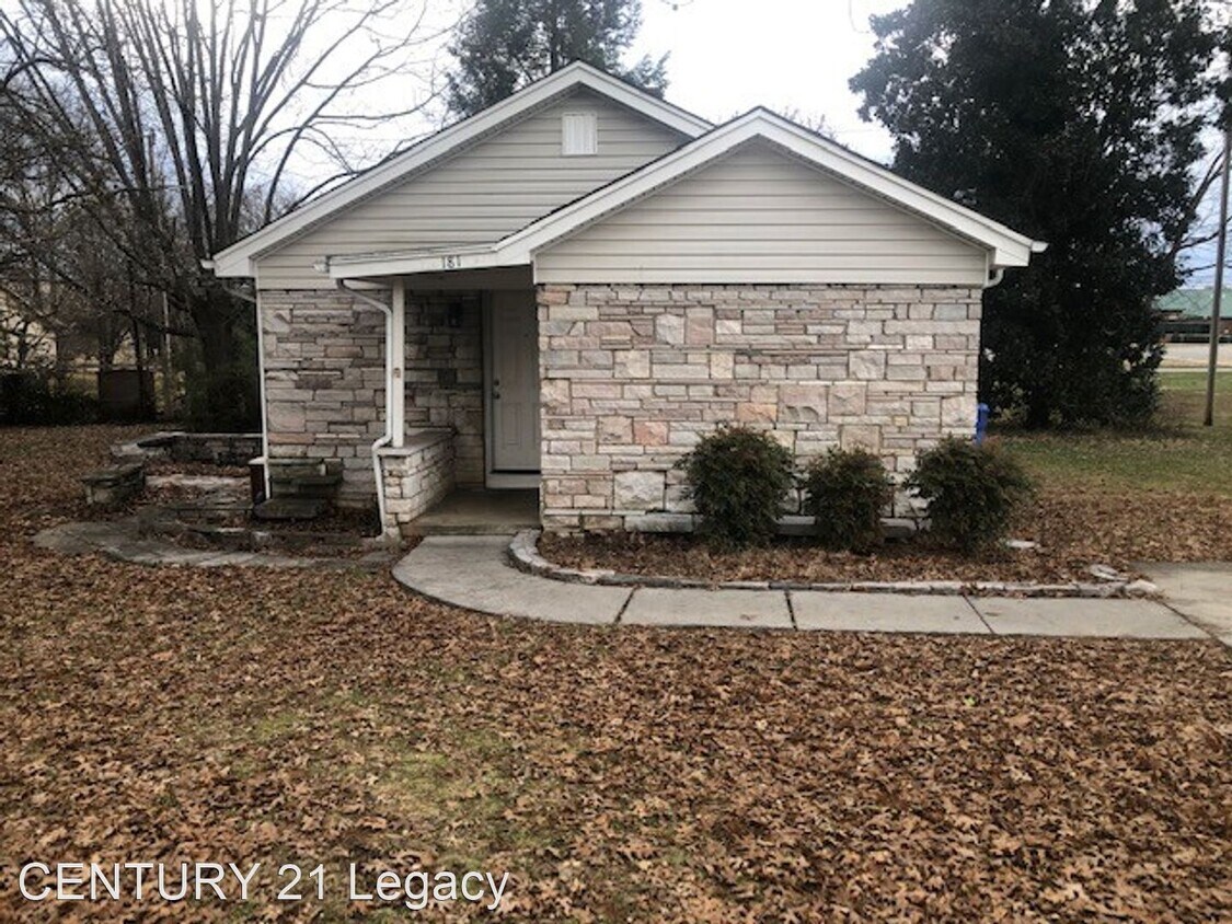 Foto principal - 3 br, 1 bath House - 181 E Newcomen St