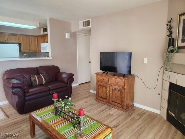 Building Photo - 5140 Mandalay Springs Dr