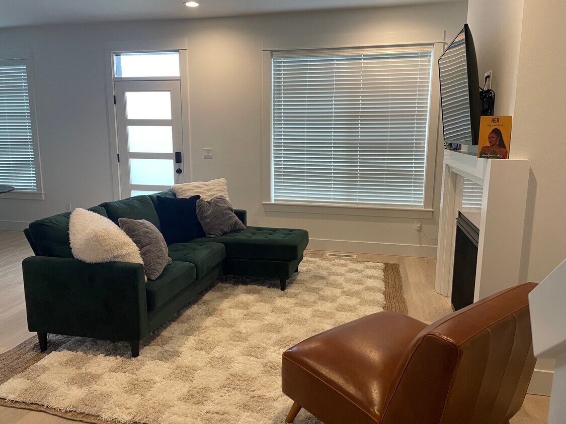Foto principal - 1075 SW Dottie Ct