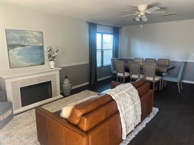 Foto del edificio - 15481 W Cameron Cir