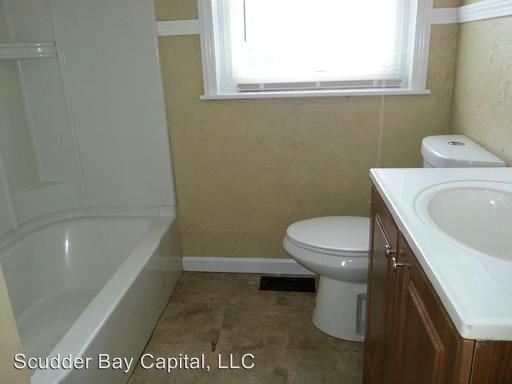 Building Photo - 48 Elm St