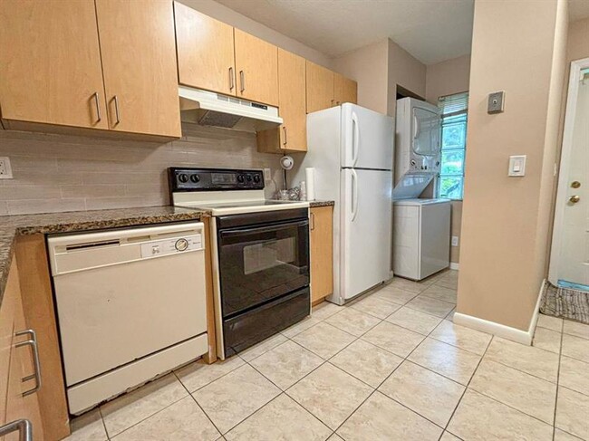 Foto del edificio - 4071 NW 114th Ave