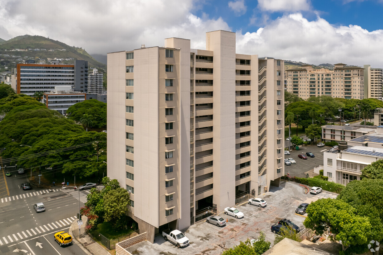 Primary Photo - Punahou Circle Apartments