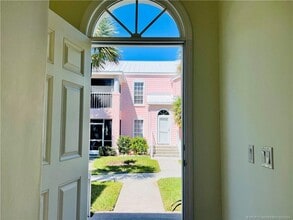 Building Photo - 411 NE Plantation Rd Building Photo - 411 NE Plantation Rd