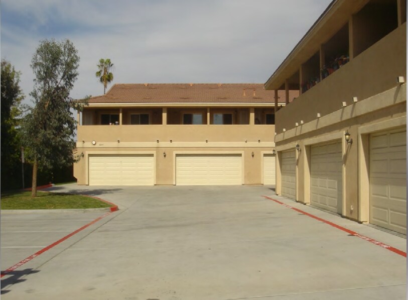 Foto del edificio - 4241-4245 Lowell St