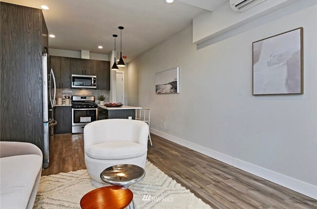 Foto del edificio - Welcome Home 2b/2ba Townhome with easy acc...