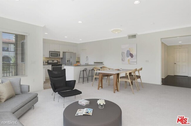 Foto del edificio - 6020 S Seabluff Dr