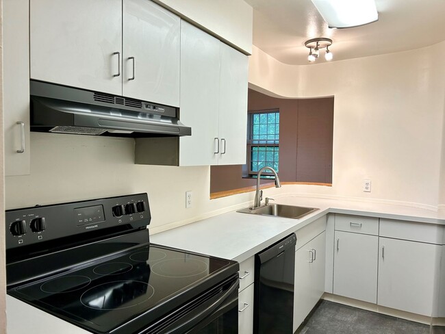 Interior Photo - 110 Mill Street