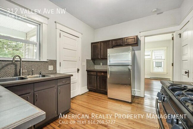 Foto del edificio - 312 Valley Ave NW