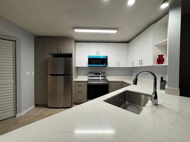 Foto del edificio - 4025 W McNab Rd