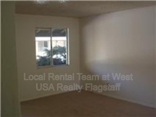 Photo - 2219 E Dortha Ave Apartment