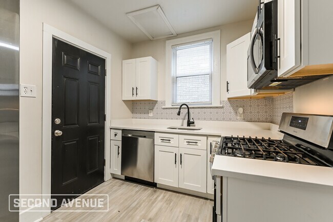 Foto del edificio - 420 Groveland St