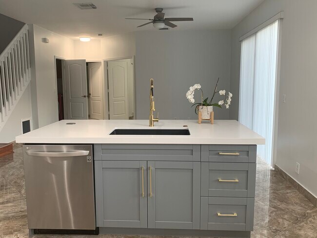 Building Photo - 1530 SW 193rd Ter