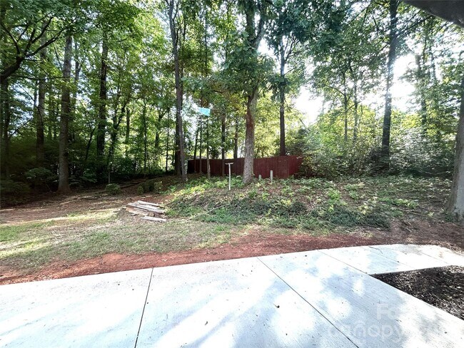 Building Photo - 1725 Van Dyke Dr