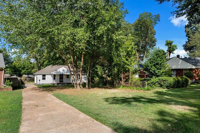 Building Photo - 810 Indian Dr