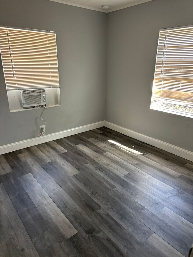 Foto del edificio - 1016 Douglass Ave