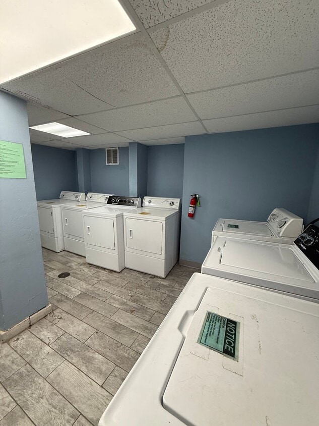 Foto del edificio - Modern 1-Bedroom, 1-Bath Apartment in Prim...