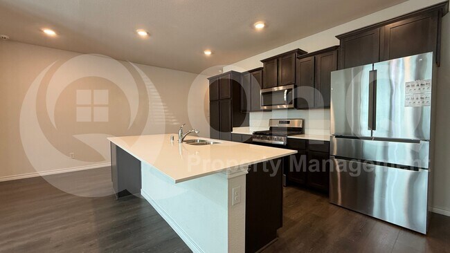 Foto del edificio - 2141 Steer Creek Pl