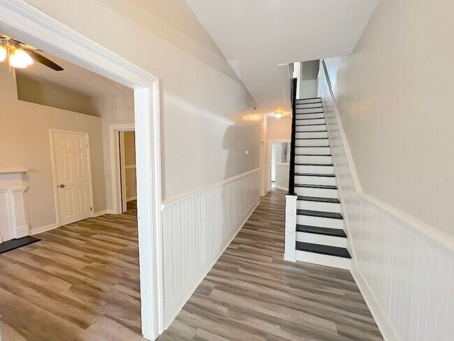 Foto del edificio - 3 BED | 2 BATH | VICTORIAN DISTRICT | PRIVATE BACK PATIO