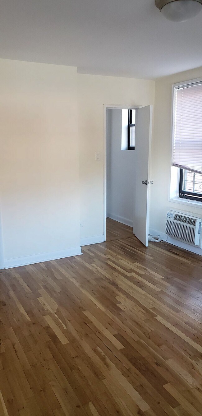 4515 Colden St Unit 6P, Queens, NY 11355 Room for Rent in Queens, NY