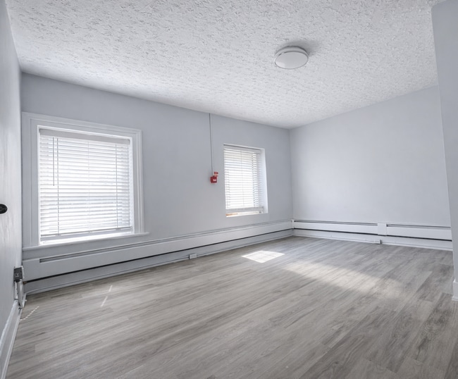 Building Photo - 33 Ontario St