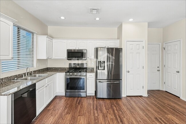 Building Photo - 902 E Autumn Harvest Pl