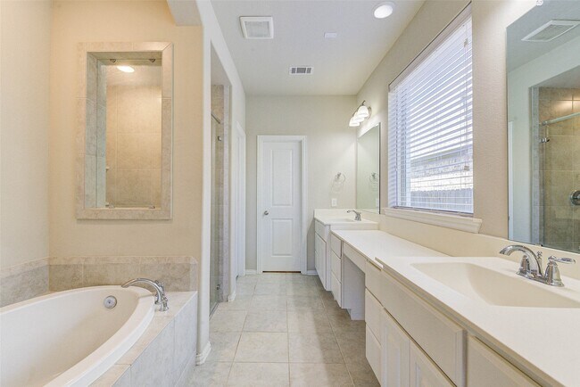 Building Photo - 6102 Grace Falls Dr