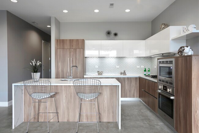 Foto del edificio - 1444 N Western Ave