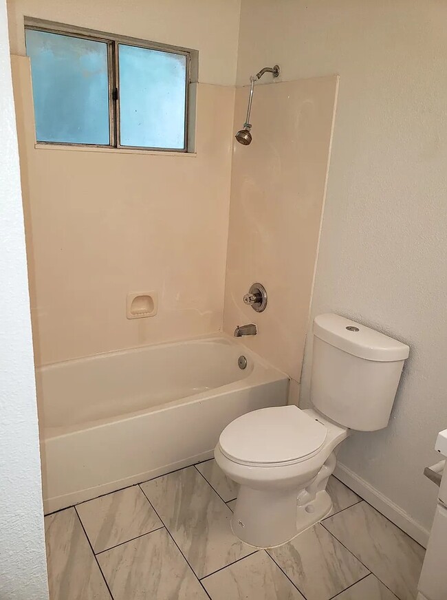 Building Photo - 8081 Via de Palmas Ln