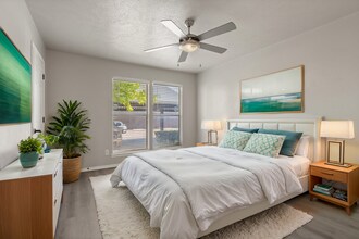 Building Photo - Regal Court Apartments