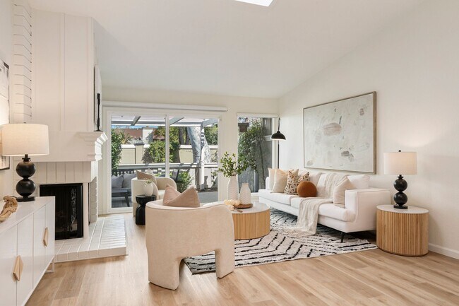 Foto del edificio - Luxurious Remodeled 2 Bedroom 2 Bath Home in Desirable Almaden Community!