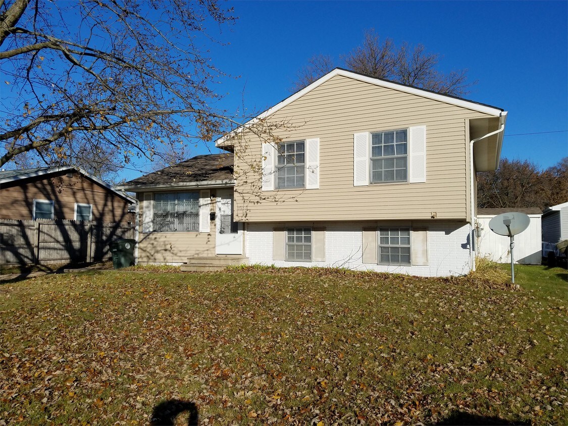 Primary Photo - 1650 Oakwood Dr