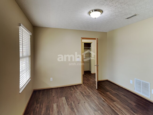 Building Photo - 2219 Forest Ridge